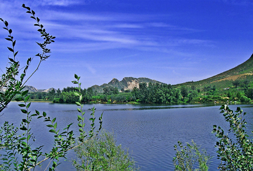 描写江河湖泊的名言名句或古诗,描写赞美祖国江河的词句