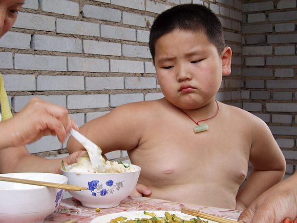 喉头有痰咳不出吞不下怎么解决,孩子喉咙有痰怎么根治