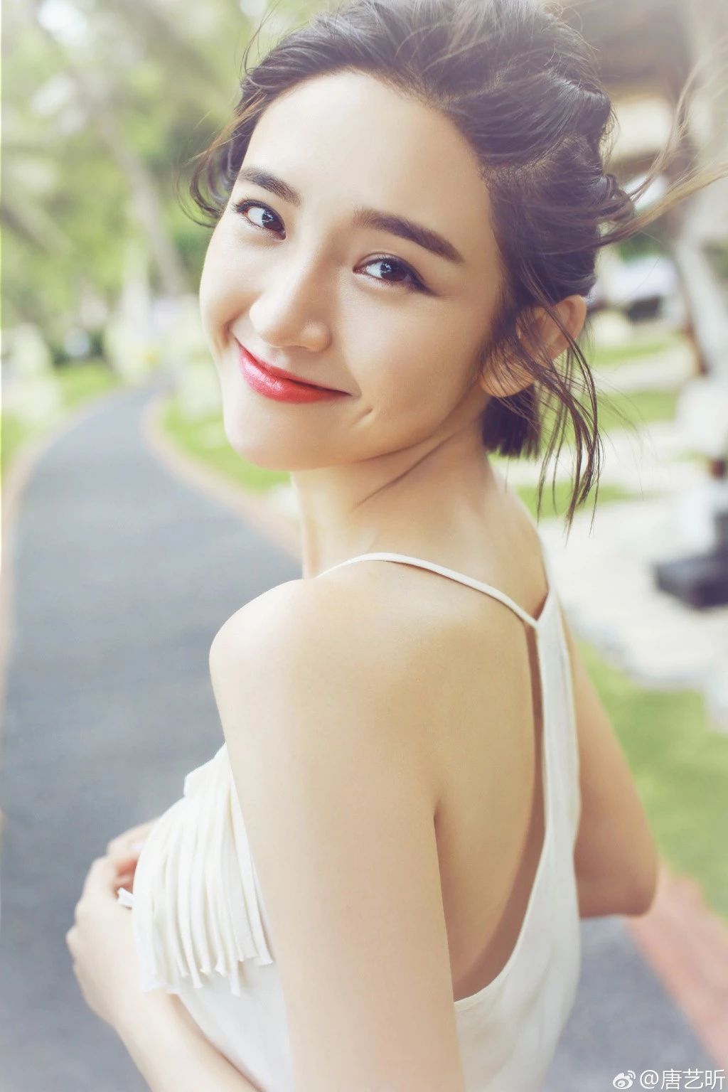 脸上种了樱桃草莓？郑爽崔雪莉的“果汁脸”怎么画出来？