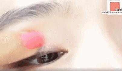 脸上种了樱桃草莓？郑爽崔雪莉的“果汁脸”怎么画出来？