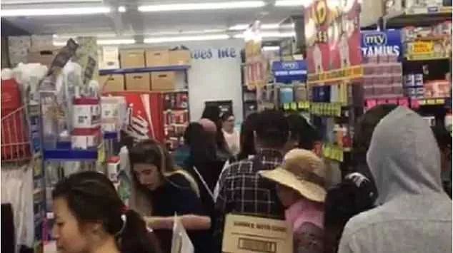 天没亮就来排队,天没亮就出门排队