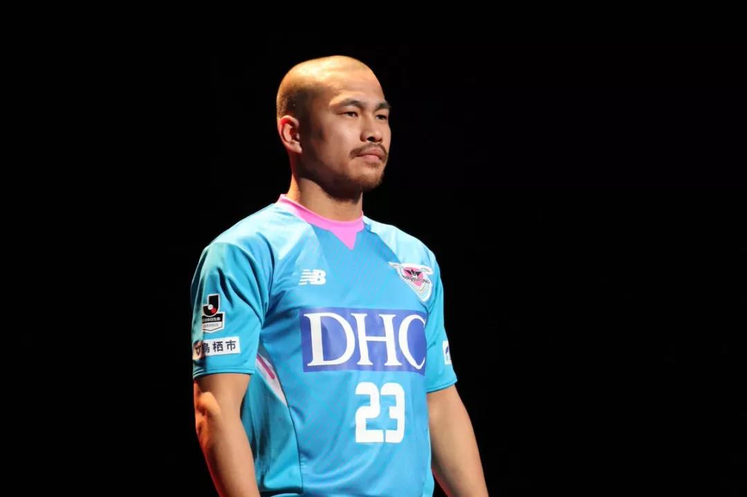 日本联赛球衣,日本联赛浦和红钻