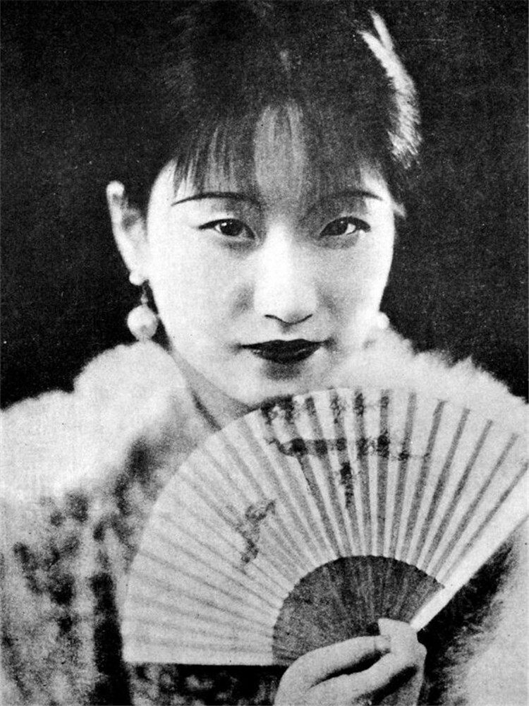 陆小曼的一生中的三个男人,陆小曼最终和谁生活在一起