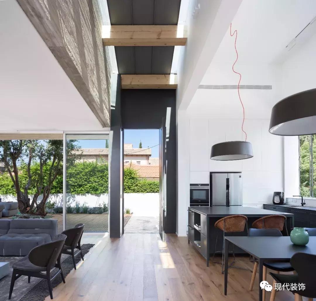 看得见风景的房间电影,看得见风景的房间主题