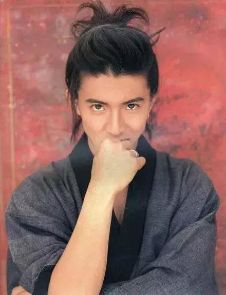 买的安耐晒怎么特别稠,安耐晒怎么不是白色的而是透明的