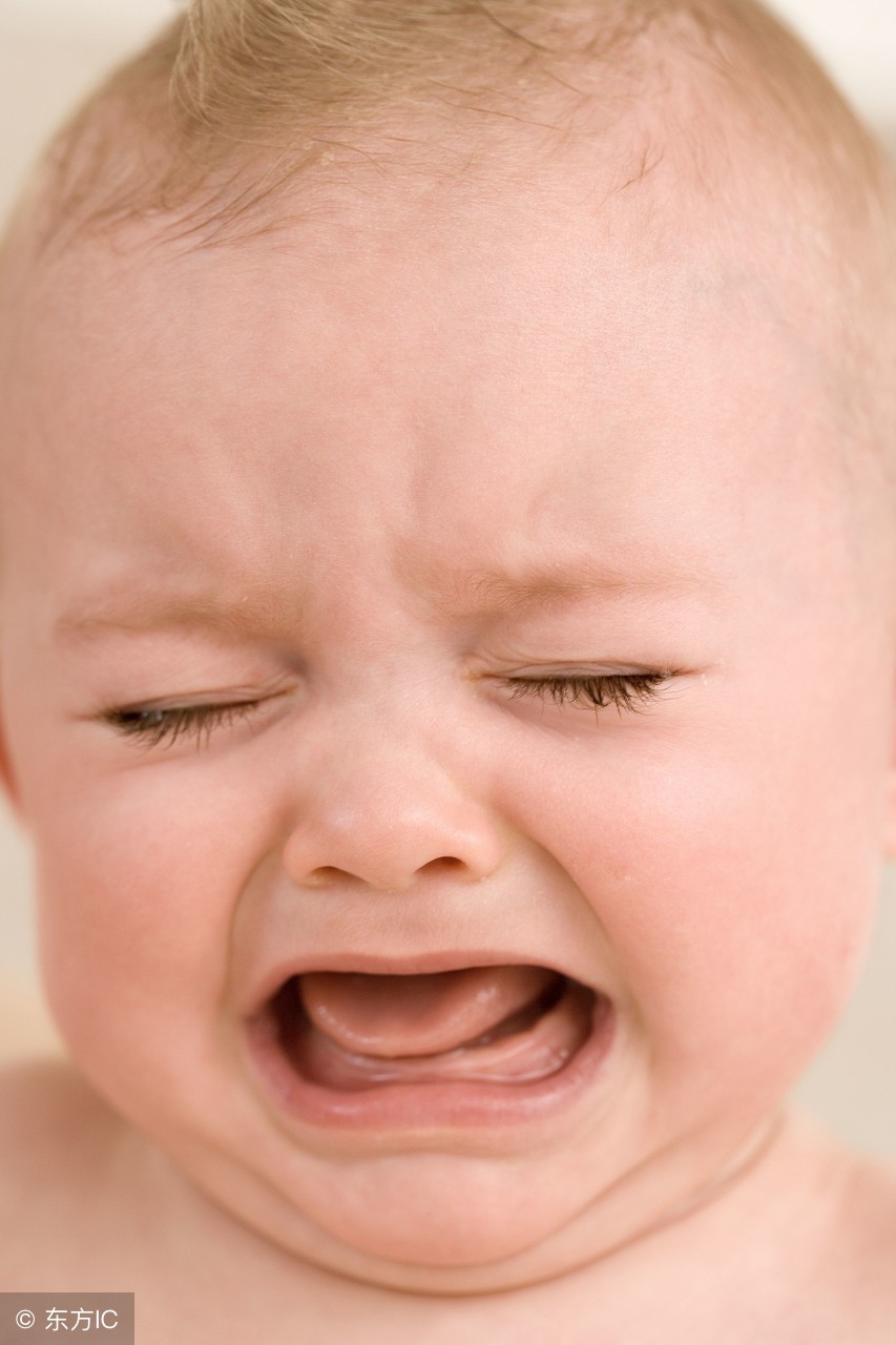 宝宝尿液发黄怎么回事,婴儿尿液发黄需要喝水吗