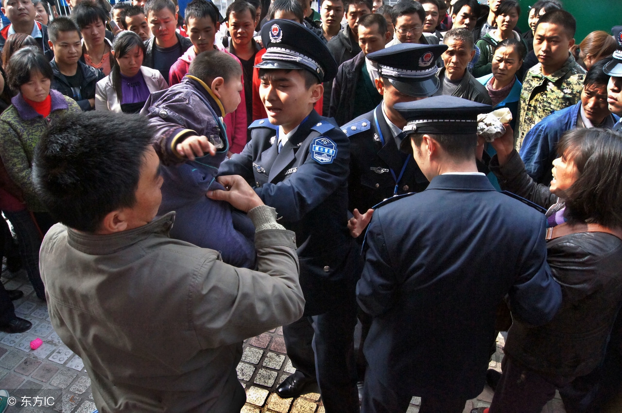 大专毕业考城管协管员好不好,应届毕业生考公务员城管有前途吗