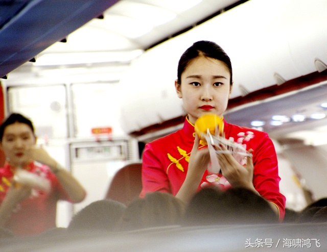 坐飞机如何选靠机窗的位置,坐飞机要坐靠窗的位置