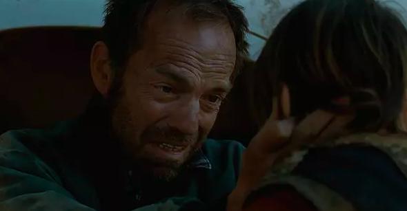 V字仇杀队全程不露脸征服观众,雨果维文是真正好莱坞大师级演员