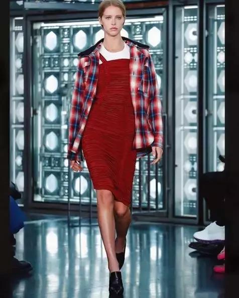 贾斯汀比伯前任赛琳娜,傻脸娜和贾斯汀比伯以前在一起