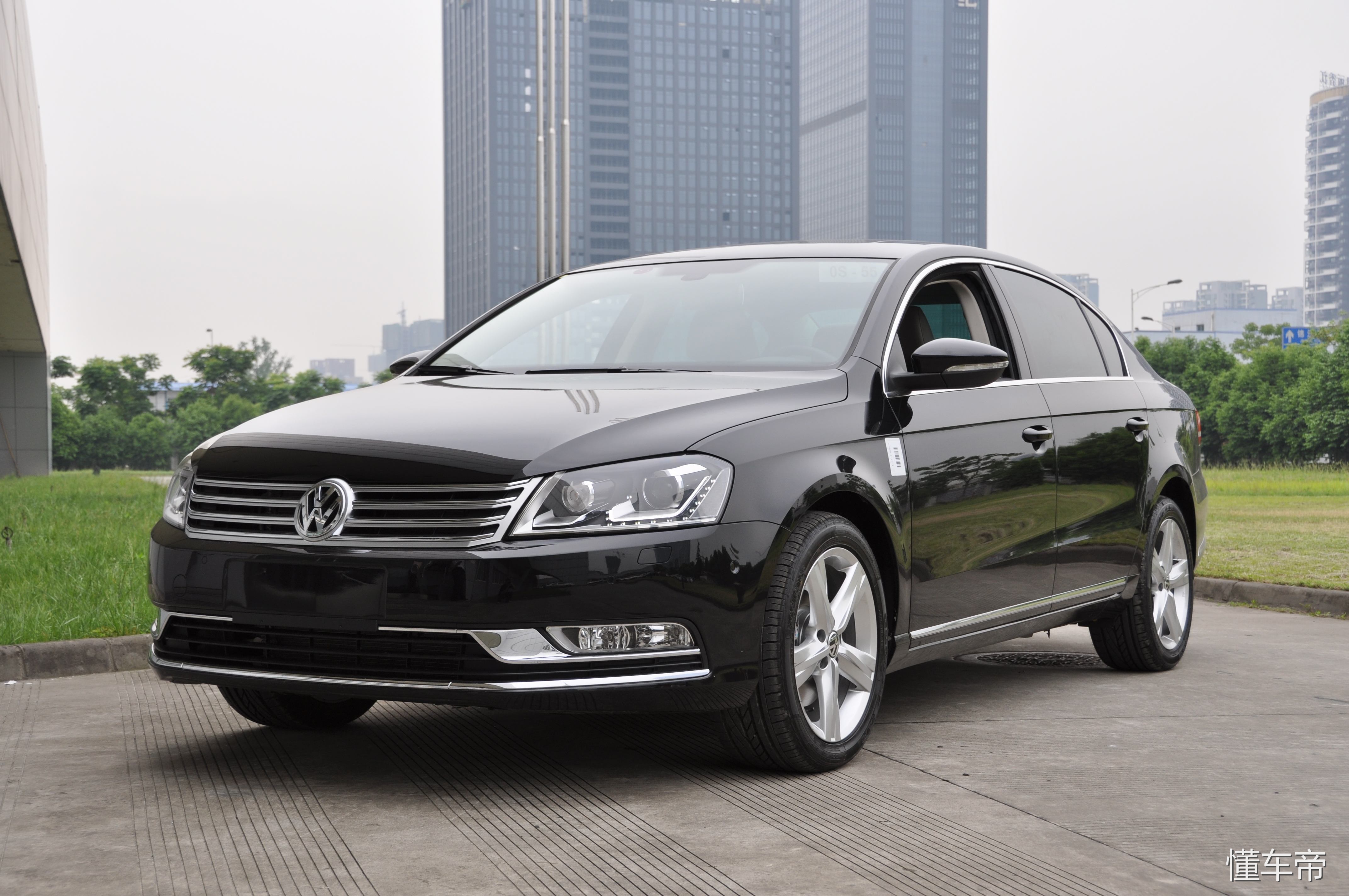 懂车大神们什么车最好,迈腾330豪华和凯美瑞2.5g豪华比较