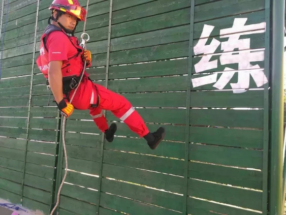 救在身边男声独唱,救在身边微电影完整