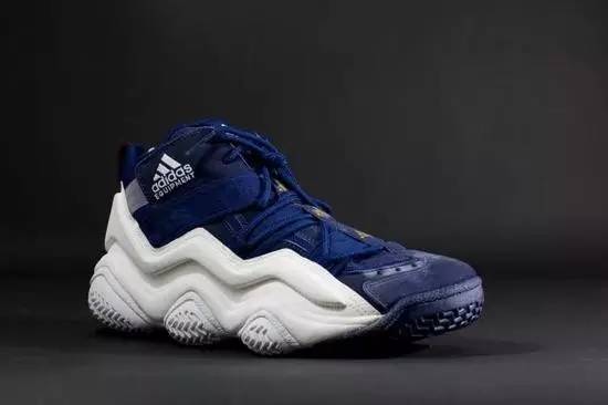 回忆篇从青涩到成熟记忆里的黑曼巴 ----科比战靴系列