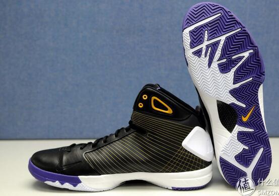 科比黑曼巴战靴,回忆科比经典