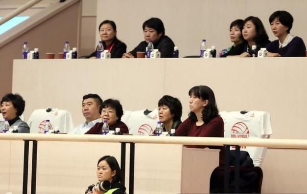 李盈莹带领天津女排夺得四连胜,女排联赛李盈莹表现