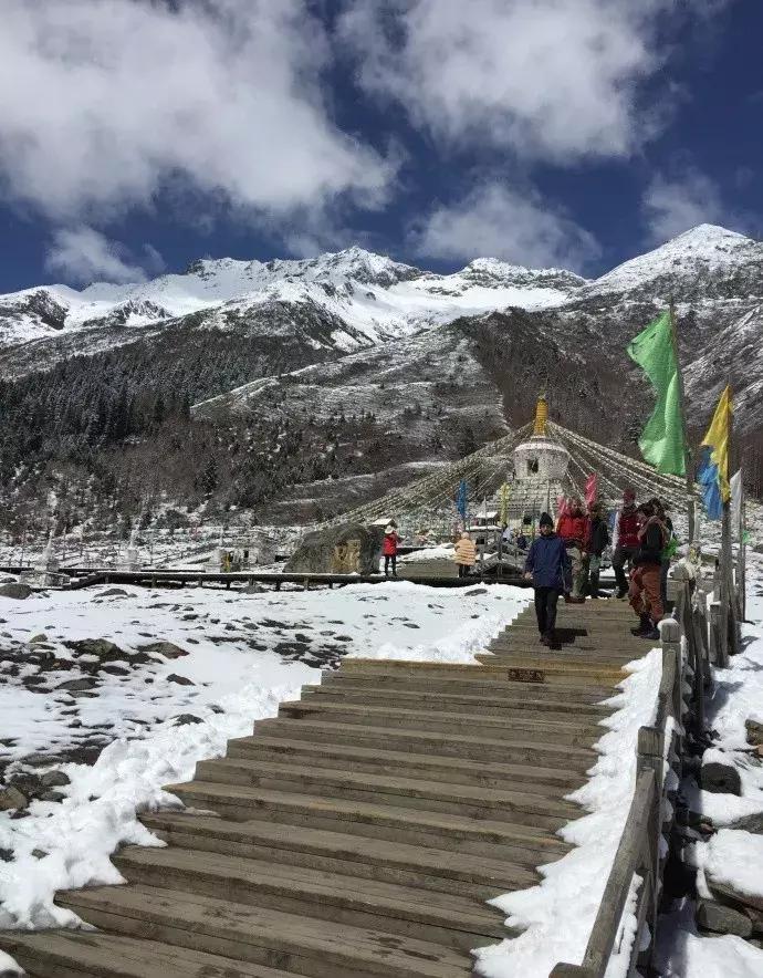 清明假期将至踏春赏花游成热门,清明假期去四姑娘山