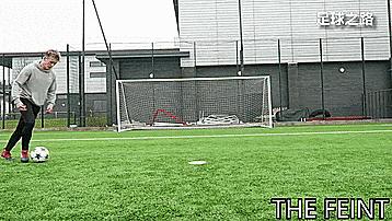 50种个人足球技巧训练,100个足球过人技巧gif