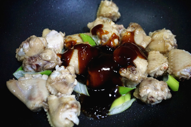 治脚气，先要肠胃调理顺，四月常吃这种能量菜，食补效果立竿见影