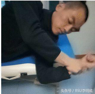 肩关节撞击症如何引起的,肩关节弹响撞击三个动作康复