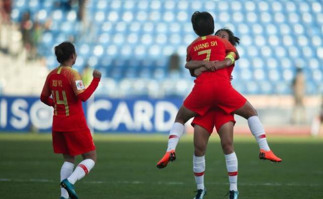 国足终于赢了一次,恭喜中国女足重登亚洲之巅