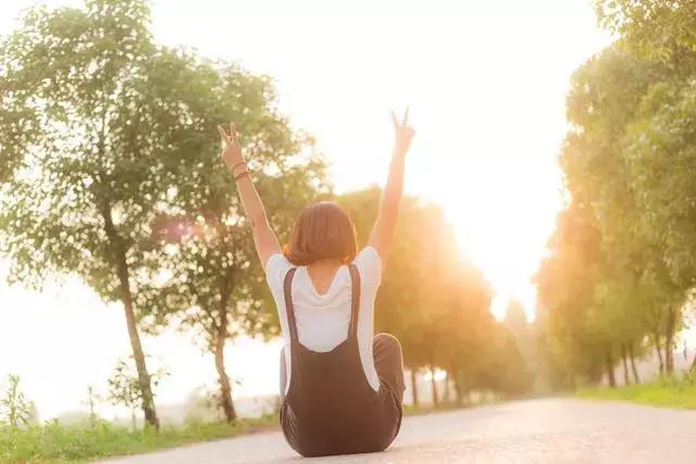 太累了晚安的说说朋友圈致自己,朋友圈简短好句子晚安图片大全