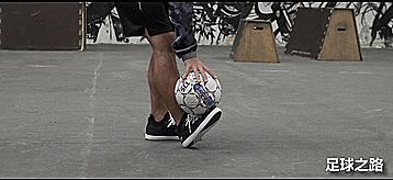 足球脚背内侧带球基本功训练技巧,正脚背吸球