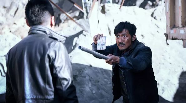 这部在主题上限制级的*力暴**之作能上映，让人看到了中国电影的希望