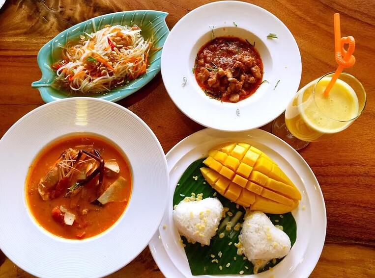 爱吃爱玩的旅行者清迈特色体验学做一顿秀色可餐的泰国菜！