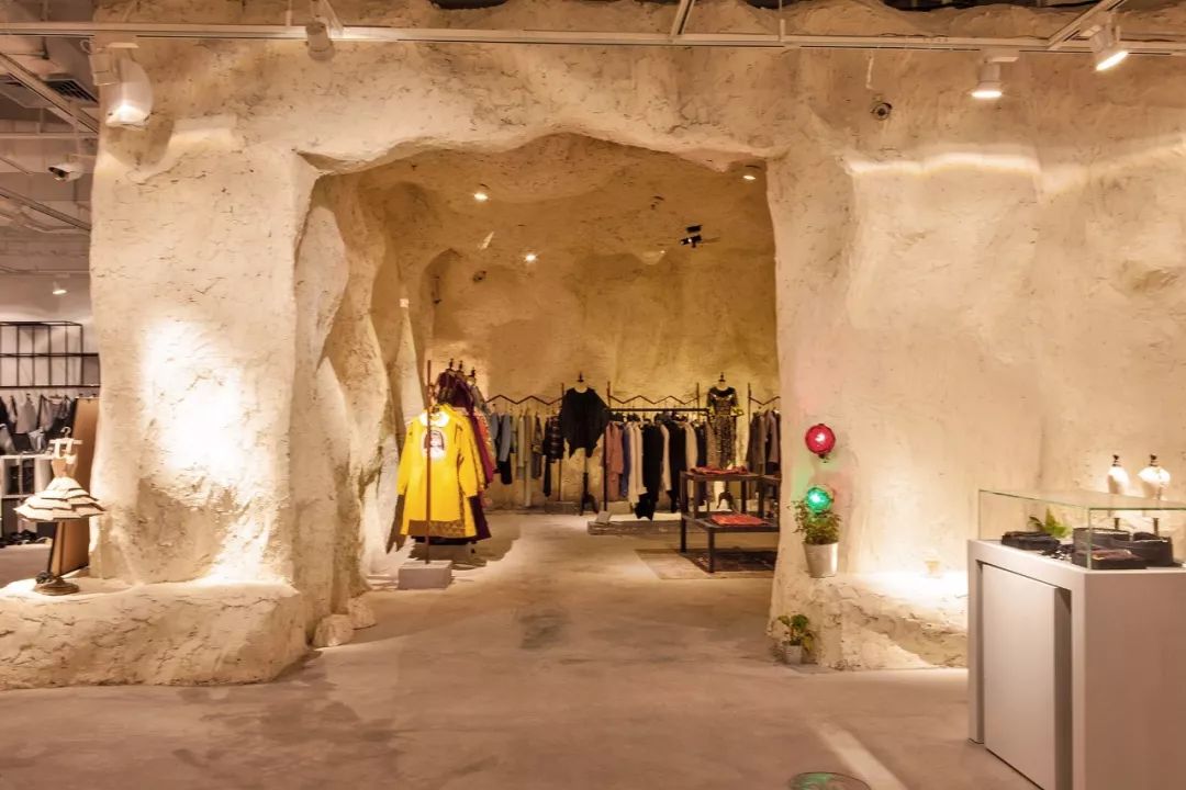 很小的店怎么有格调,保守且能穿出气质的店