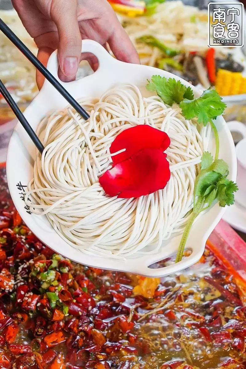 自助旋转火锅南宁,功能火锅南宁