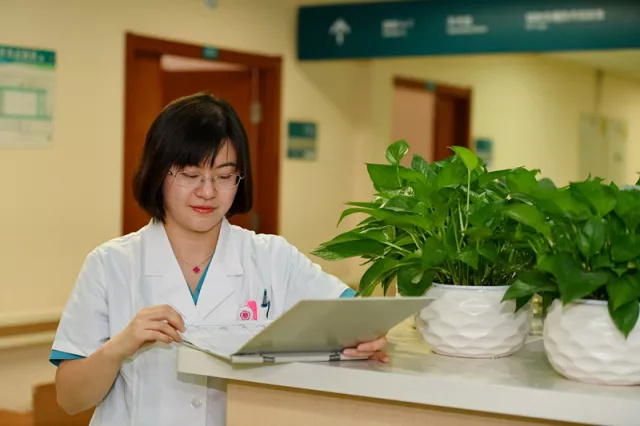 迎三院甲子·亲历|杨蕊：当我独自面对宫外孕破裂、腹腔内出血患者......