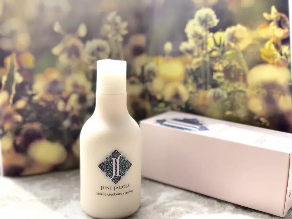 温和不伤肤清洁面部,深层清洁又不伤皮肤的女士洁面