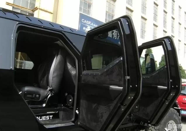 开豪车去洗车店洗车,1500万开豪车洗车