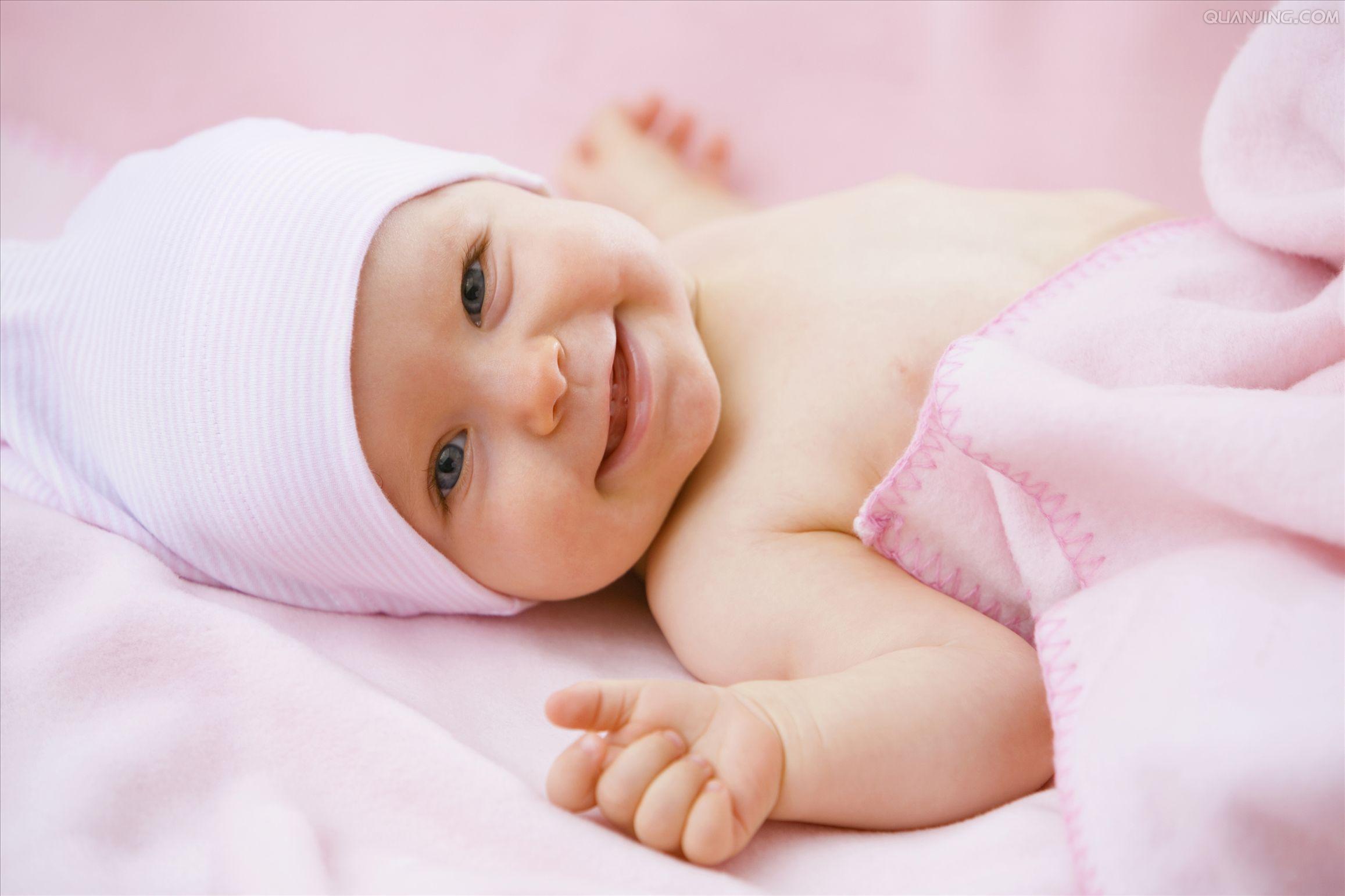 宝宝脐带未脱落出血了咋办,宝宝脐带还没掉出血