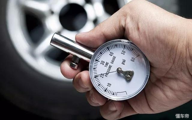 轮胎无缘无故起疙瘩,轮胎肿瘤是怎么来的