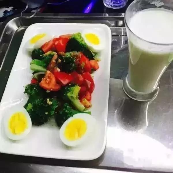 什么骨头汤对孩子长高有帮助,春天孩子喝骨头汤补钙长高吗