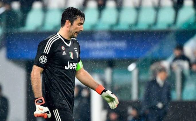 布冯赛后说裁判点球,布冯被红牌罚下已看哭