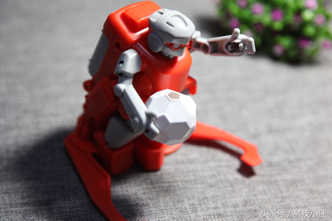 圆个自己的足球梦，米家有品众筹的SIMI足球机器人开箱体验