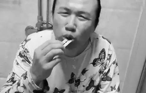 吸毒吞刀片为什么不会被抓,吸毒吞刀片啥意思