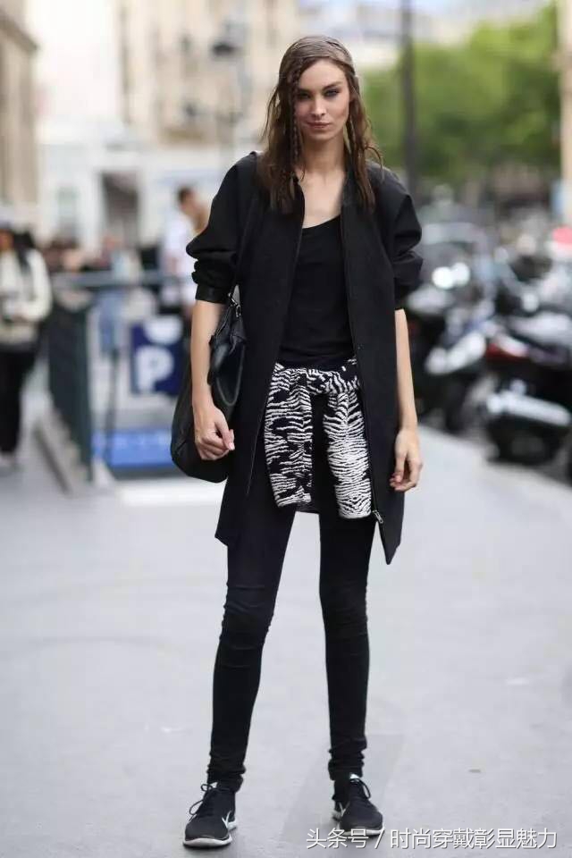 肩宽的人怎么选择合适肩宽的衣服,肩宽怎么变窄适合穿什么样的衣服