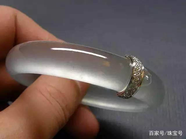 翡翠手镯断了怎么补救,玉手镯断了怎么补救最好