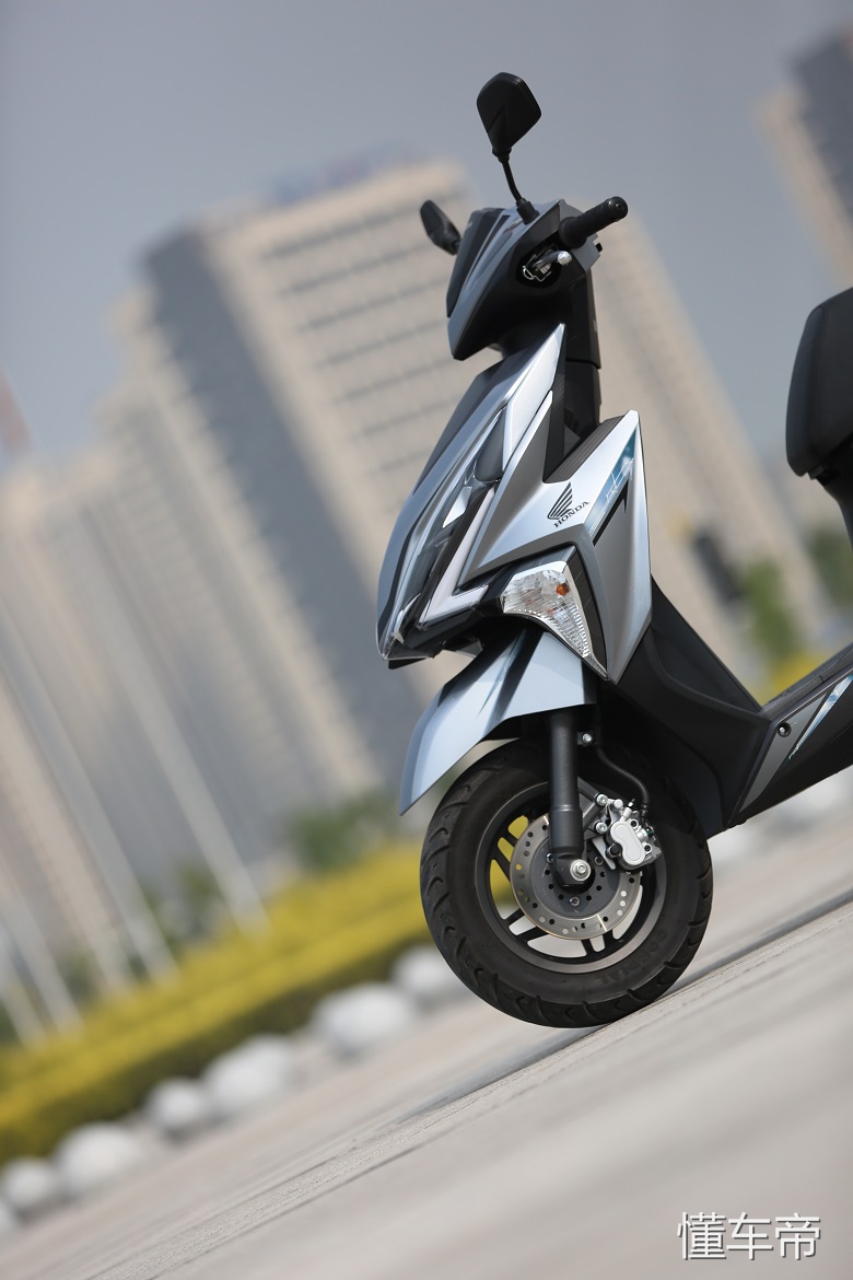 新大洲本田rx125裂行哪种颜色好看,新大洲本田裂行rx125和铃木uy125