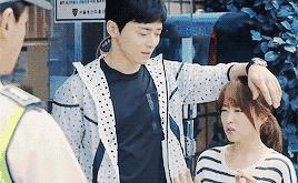 身高1米5女生的世界是怎样的？哈哈哈哈哈哈哈哈笑出猪叫！