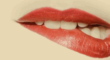 红唇口红推荐不显老,男生口红推荐深唇色