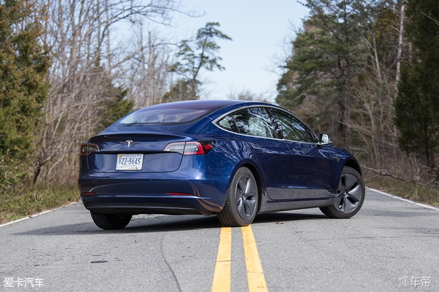 电动汽车的新王者来了！爱卡试驾特斯拉Model3！