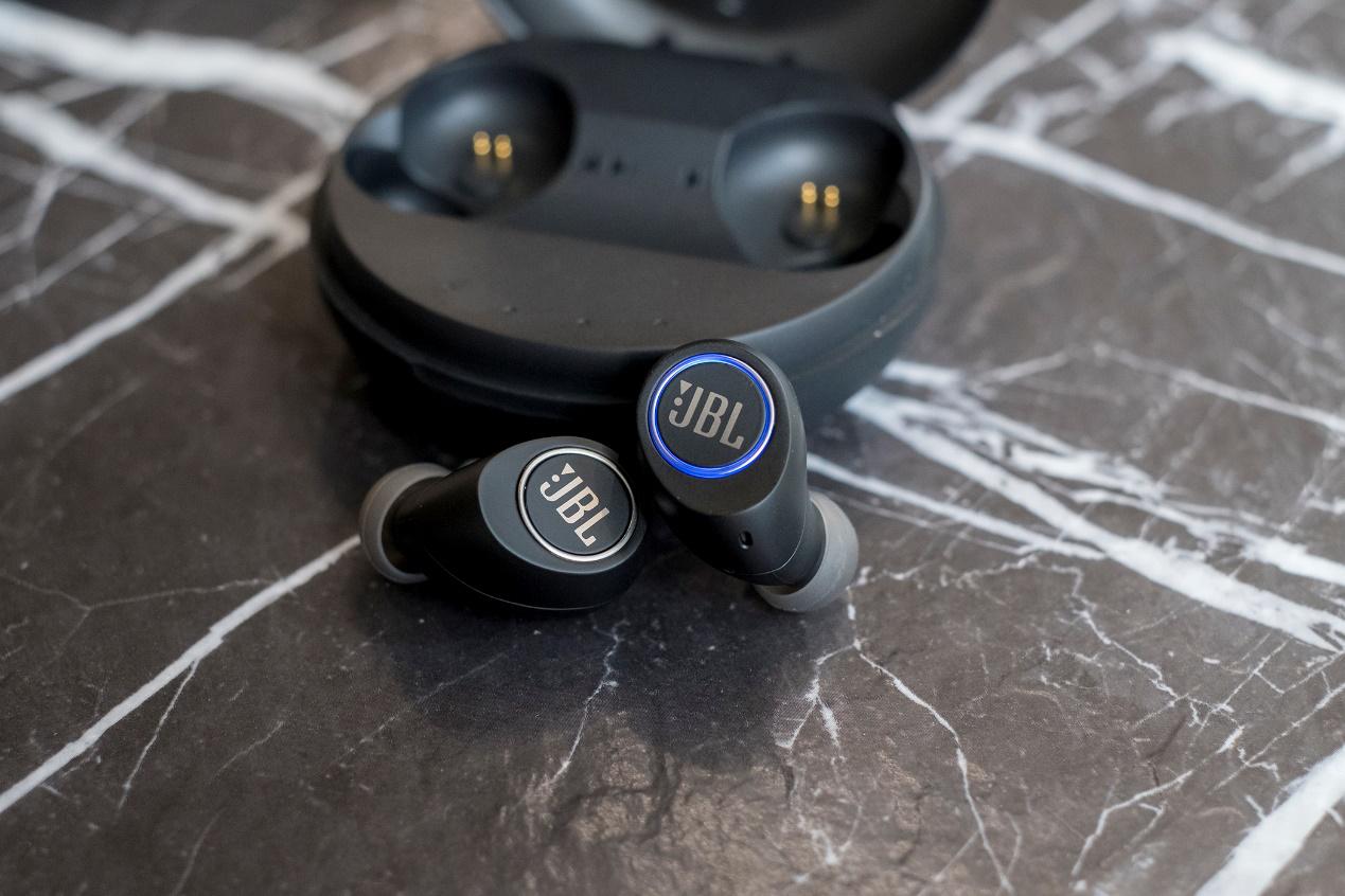 同样代号为FreeBose与JBL的真无线运动耳塞谁更自由一点？