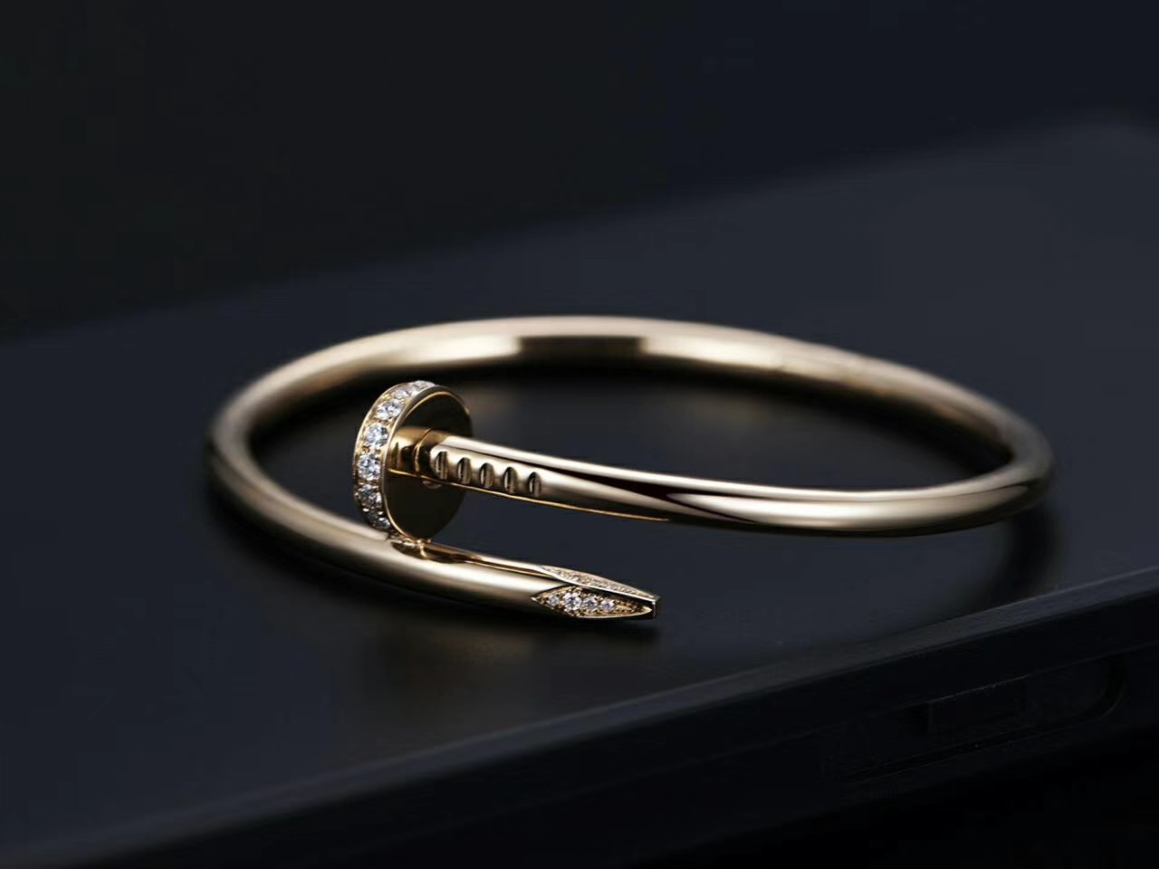 18k黄金首饰与足金的差别,买首饰18k金和千足金哪个更值得买