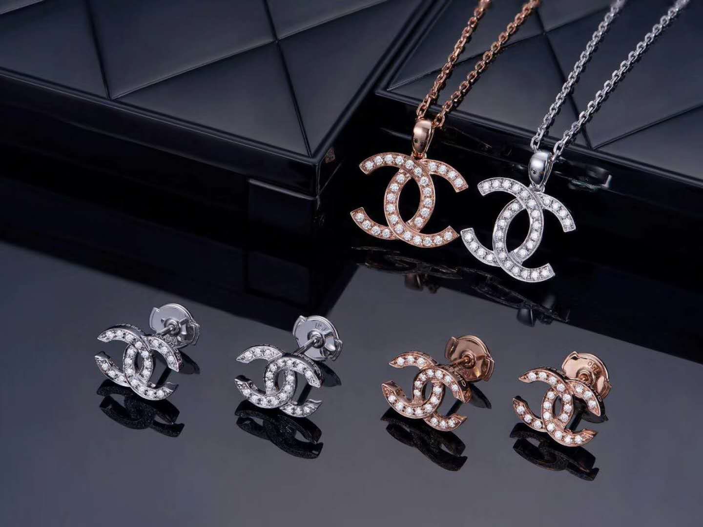 足金和18k金首饰哪个好,18k黄金首饰与足金的差别