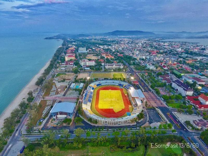 盘点：炼尸房边、大海之滨和群山环绕的泰国十大神奇球场