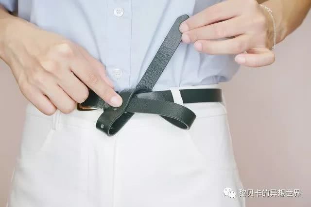 跆拳道白腰带的正确系法简单视频,带金属扣的腰带系法蝴蝶结慢动作